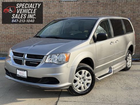 Used 2016 Dodge Grand Caravan SE w/ Quick Order Package 29E SE image 4
