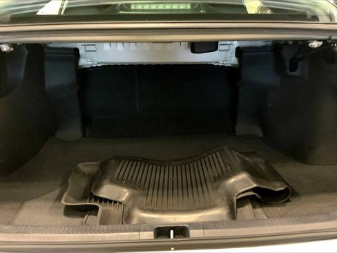 Used 2020 Toyota Camry LE w/ Carpet Mat Package image 34