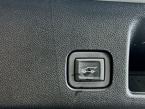 Used 2025 Chevrolet Equinox EV LT FWD image 31