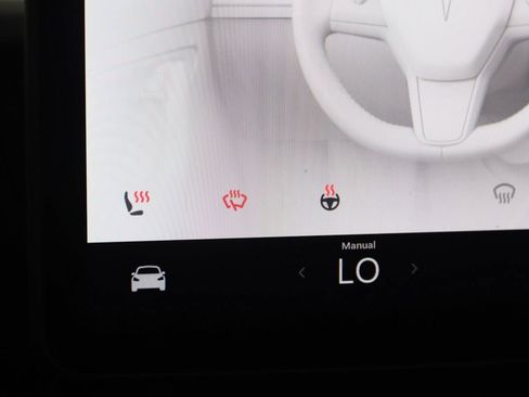 Used 2024 Tesla Model Y Long Range image 8