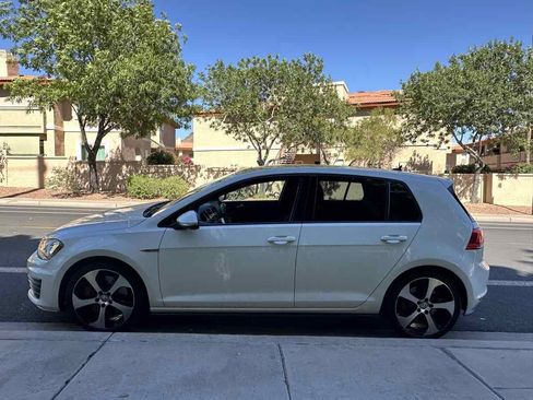 Used 2016 Volkswagen GTI Autobahn w/ Lighting Package (SEL) FWD image 5