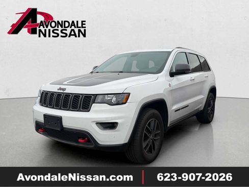 Used 2017 Jeep Grand Cherokee Trailhawk AWD/4WD image 1