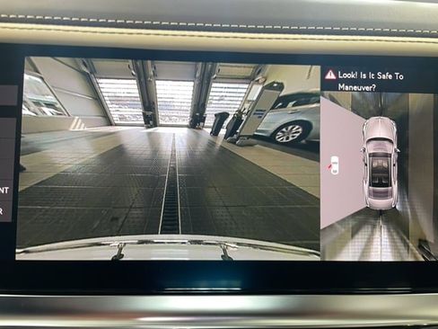 Used 2021 Bentley Flying Spur W12 image 8