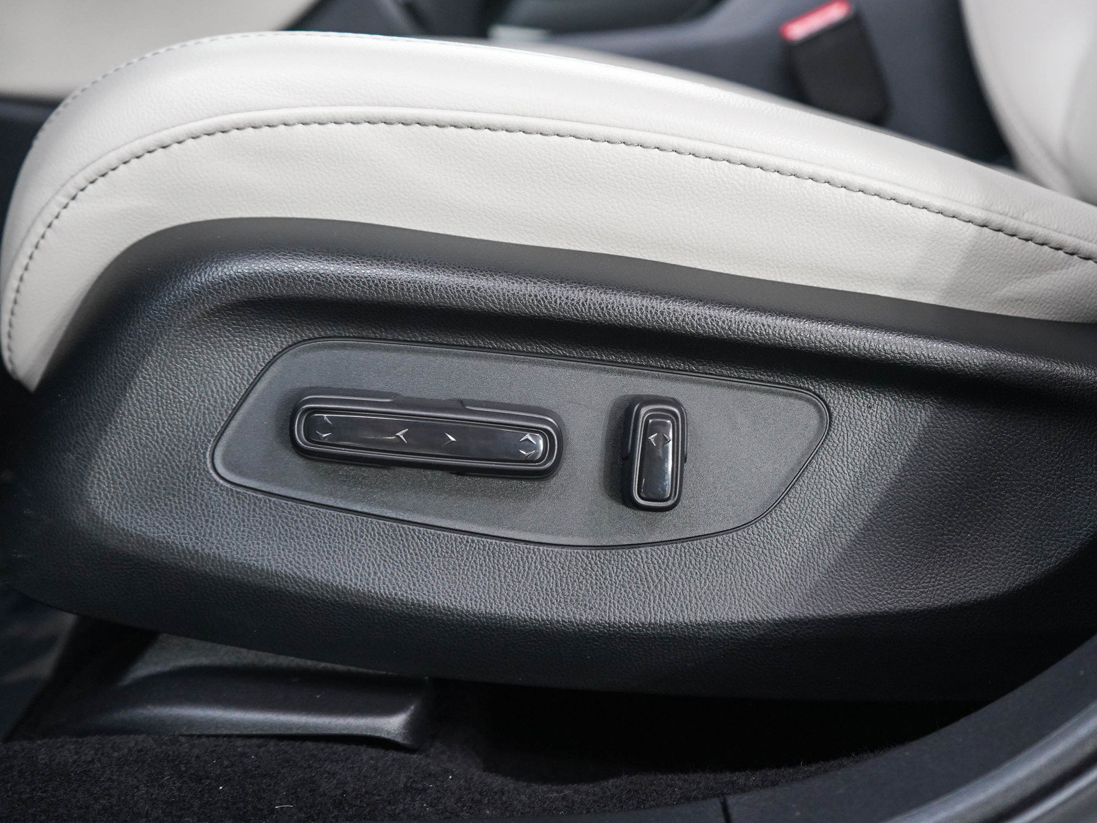 Used 2025 Honda HR-V EX-L image 28