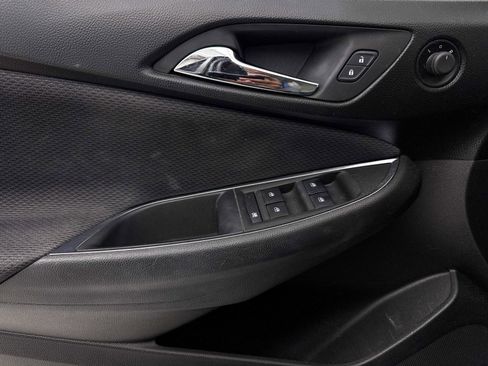 Used 2018 Chevrolet Cruze LT image 23