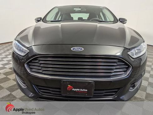 Used 2013 Ford Fusion SE FWD image 2