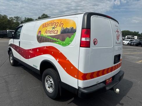 Used 2021 Chevrolet Express 2500 w/ Driver Convenience Package RWD image 7