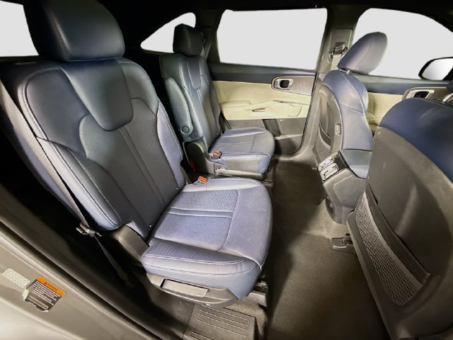 Used 2022 Kia Sorento SX Prestige w/ Panoramic Sunroof Package AWD/4WD image 29