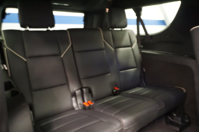 Used 2026 Cadillac Escalade ESV Luxury w/ LPO, Floor Liner Package AWD/4WD image 22