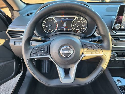 New 2025 Nissan Altima 2.5 SV image 18