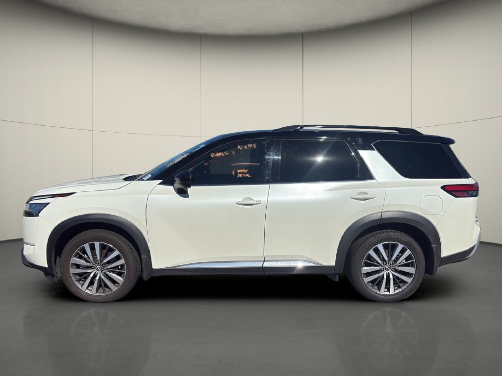 Used 2022 Nissan Pathfinder Platinum w/ Cargo Package FWD image 4