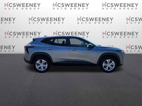 Used 2024 Chevrolet Trax LS w/ Driver Confidence Package FWD image 6