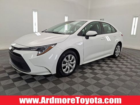 Used 2024 Toyota Corolla LE FWD image 1
