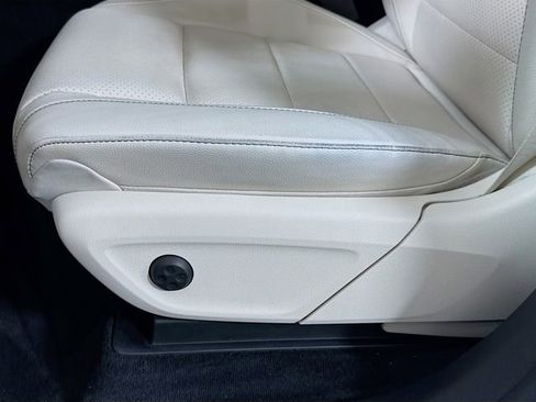 Used 2022 Mercedes-Benz GLE 350 4MATIC image 16