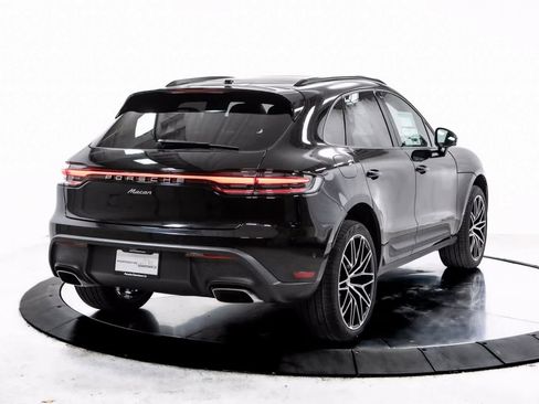 Certified 2025 Porsche Macan image 8