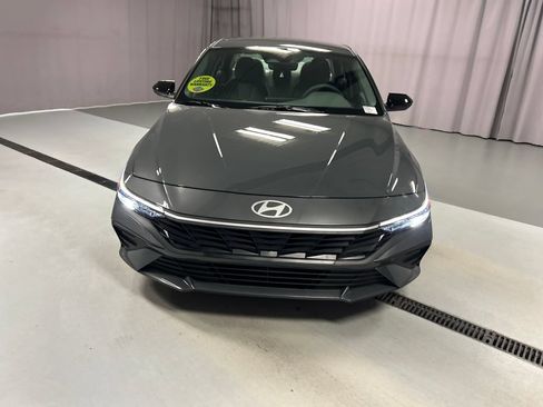Used 2026 Hyundai Elantra Sport FWD image 2