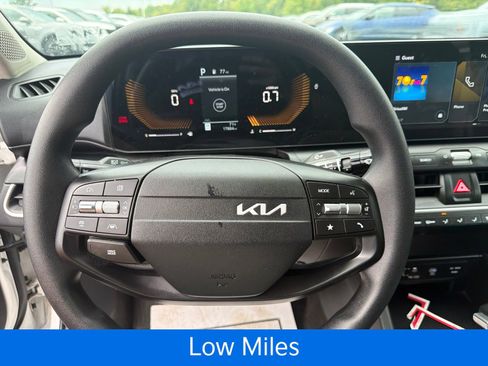 Used 2025 Kia K4 FWD image 14