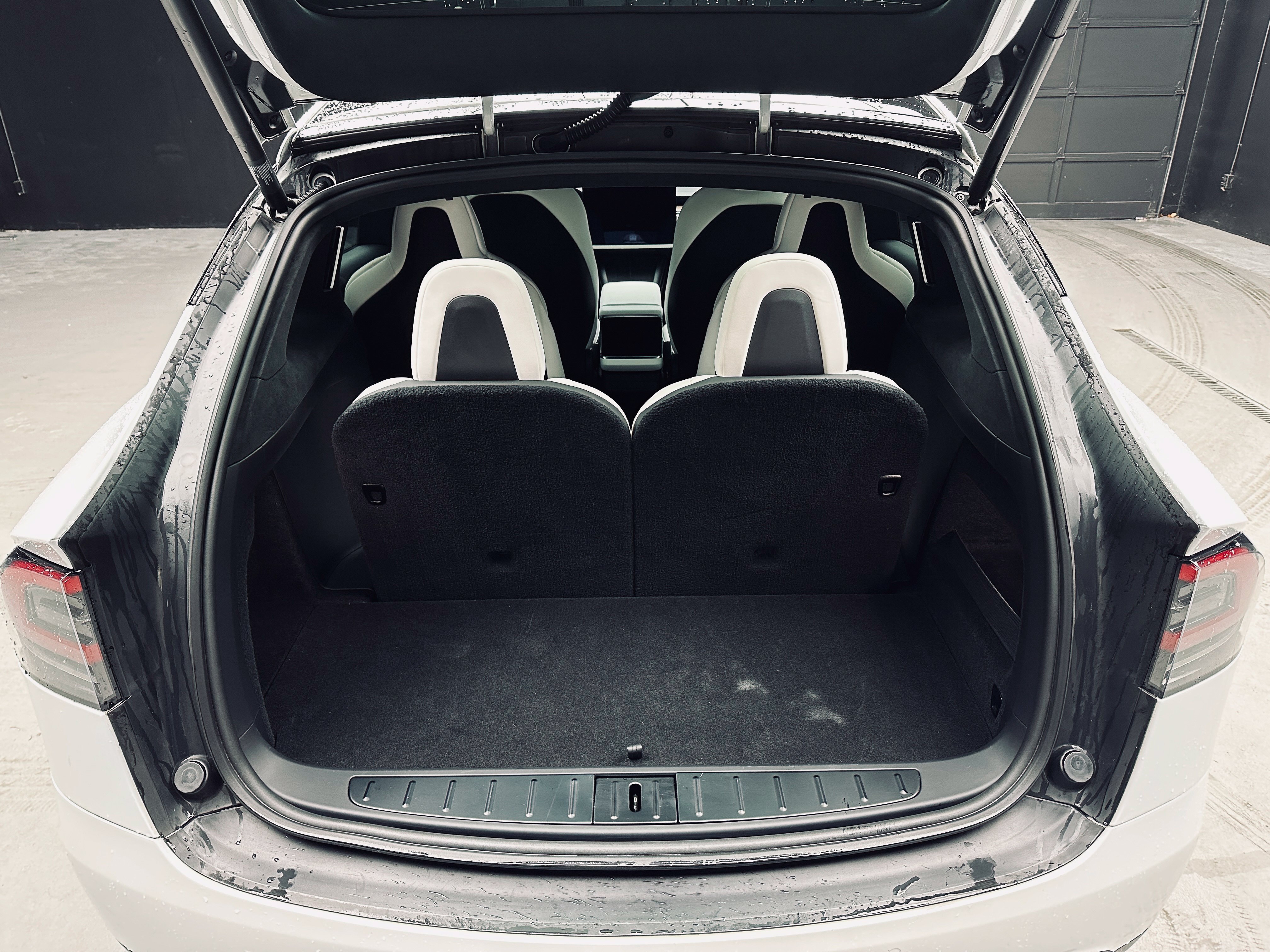 Used 2023 Tesla Model X AWD/4WD image 32