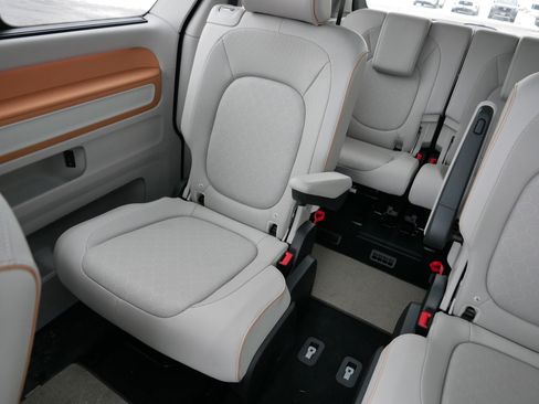 Used 2025 Volkswagen ID. Buzz 1st Edition image 12