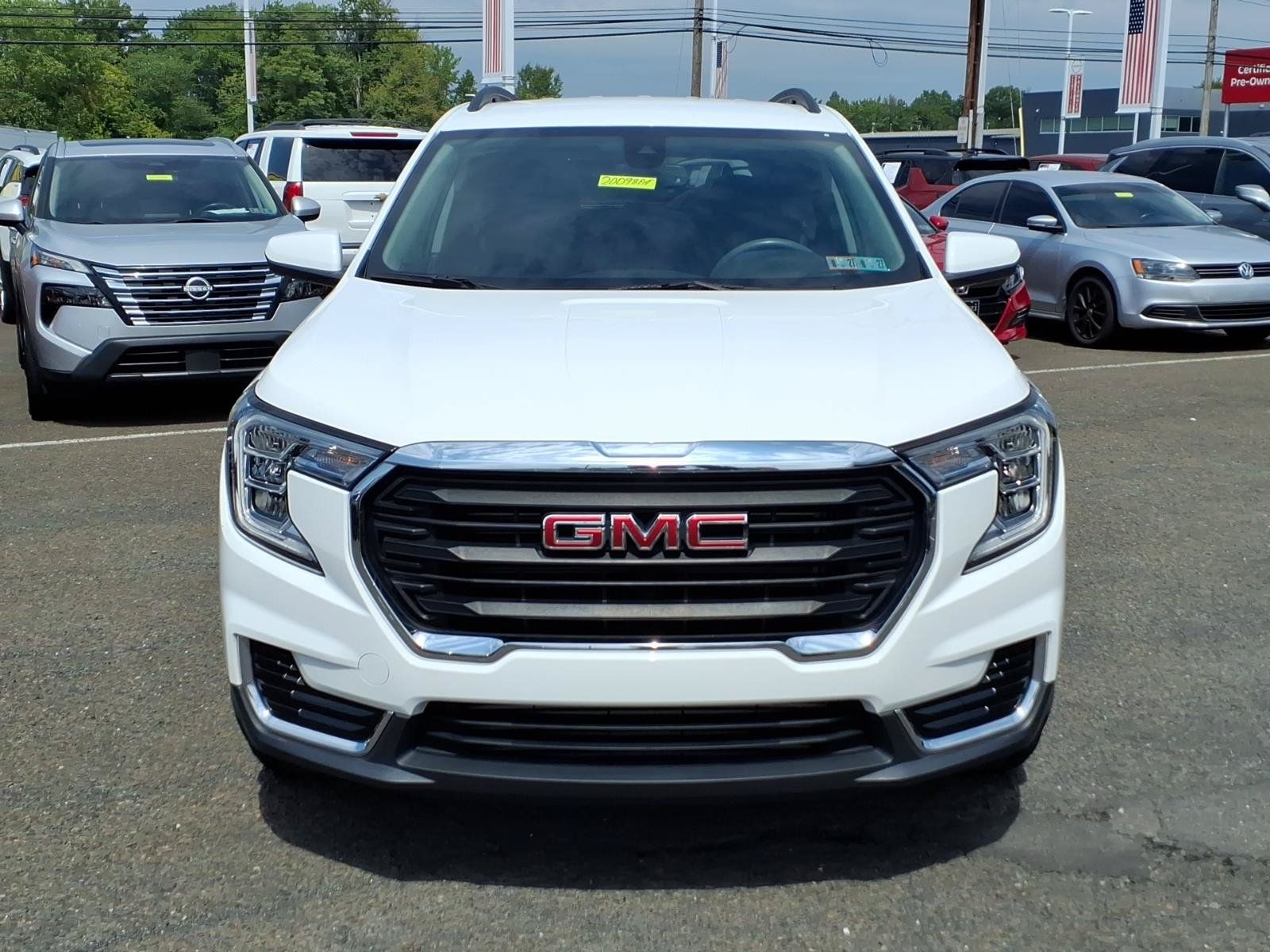Certified 2024 GMC Terrain SLE w/ Driver Convenience Package FWD image 9