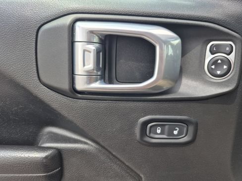 Used 2023 Jeep Gladiator Sport AWD/4WD image 8