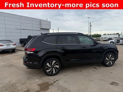Used 2024 Volkswagen Atlas SE FWD image 3