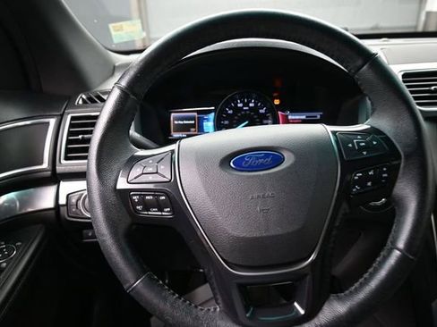 Used 2017 Ford Explorer Limited AWD/4WD image 8
