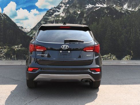 Used 2017 Hyundai Santa Fe Sport FWD image 10