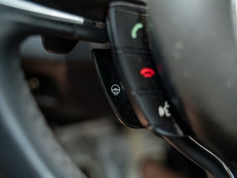 Used 2013 Jaguar XJ AWD image 23