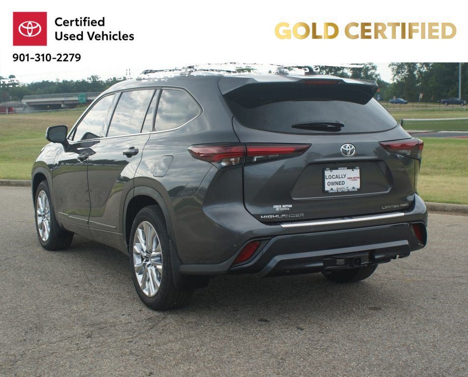 Used 2025 Toyota Highlander Limited AWD/4WD image 16