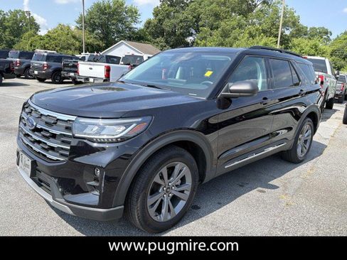 Used 2025 Ford Explorer Active w/ Active Comfort Package AWD/4WD image 3
