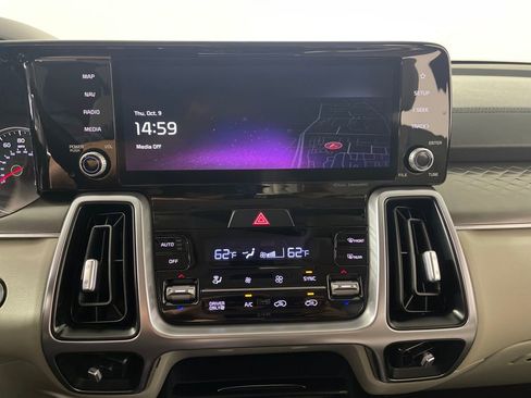 Used 2023 Kia Sorento EX image 22