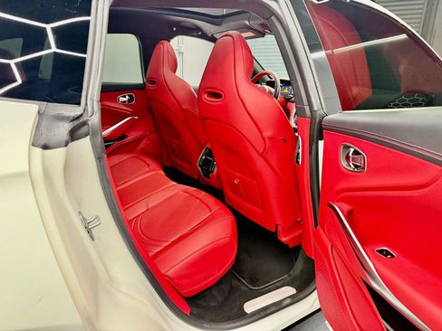 Used 2023 Aston Martin DBX image 20