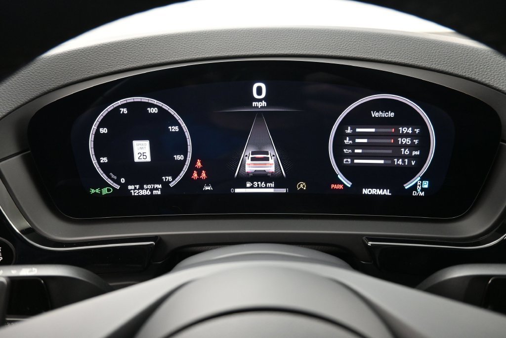 Certified 2024 Porsche Cayenne Coupe AWD/4WD image 19