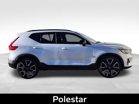 Certified 2023 Volvo XC40 B5 Ultimate w/ Climate Package image 10