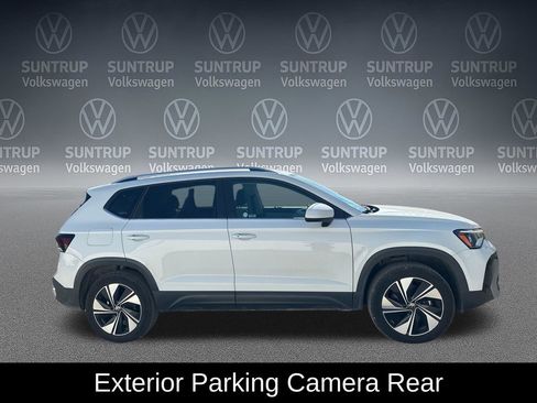 Used 2025 Volkswagen Taos SE AWD/4WD image 7