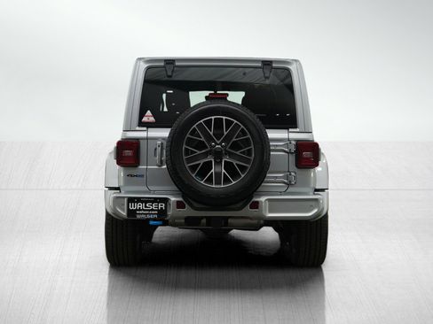 Used 2022 Jeep Wrangler Unlimited Sahara image 4