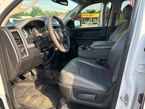 Used 2018 RAM 1500 Tradesman w/ Chrome Appearance Group AWD/4WD image 6