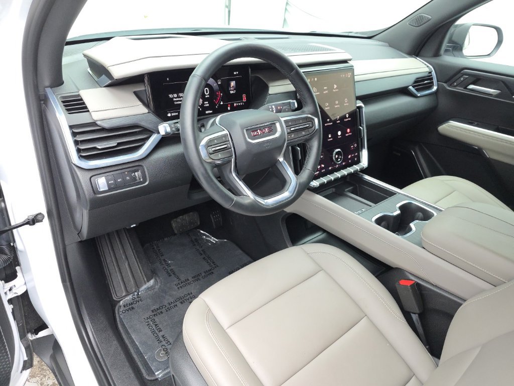Used 2026 GMC Acadia Elevation w/ Elevation Premium Package AWD/4WD image 16
