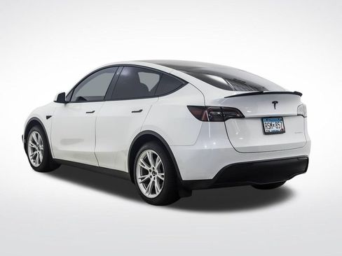 Used 2023 Tesla Model Y Long Range AWD/4WD image 3