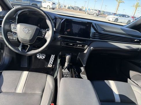 Used 2025 Toyota Camry SE image 14