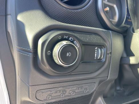 Used 2025 Jeep Wrangler Unlimited Rubicon image 24