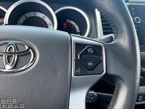 Used 2015 Toyota Tacoma 4x4 Double Cab w/ TRD Off-Road Package image 12