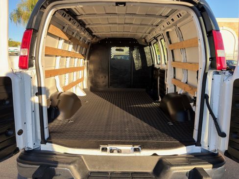 Used 2024 Chevrolet Express 2500 w/ Driver Convenience Package image 19