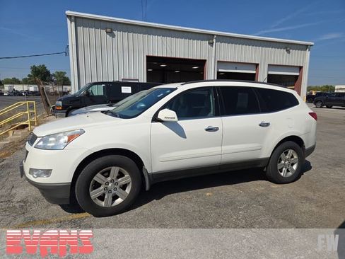 Used 2012 Chevrolet Traverse LT image 2