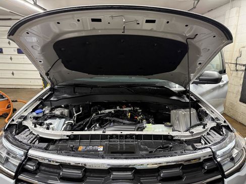 New 2026 Ford Explorer Active w/ Active Comfort Package image 31