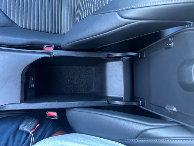 Used 2022 Toyota Camry SE FWD image 21