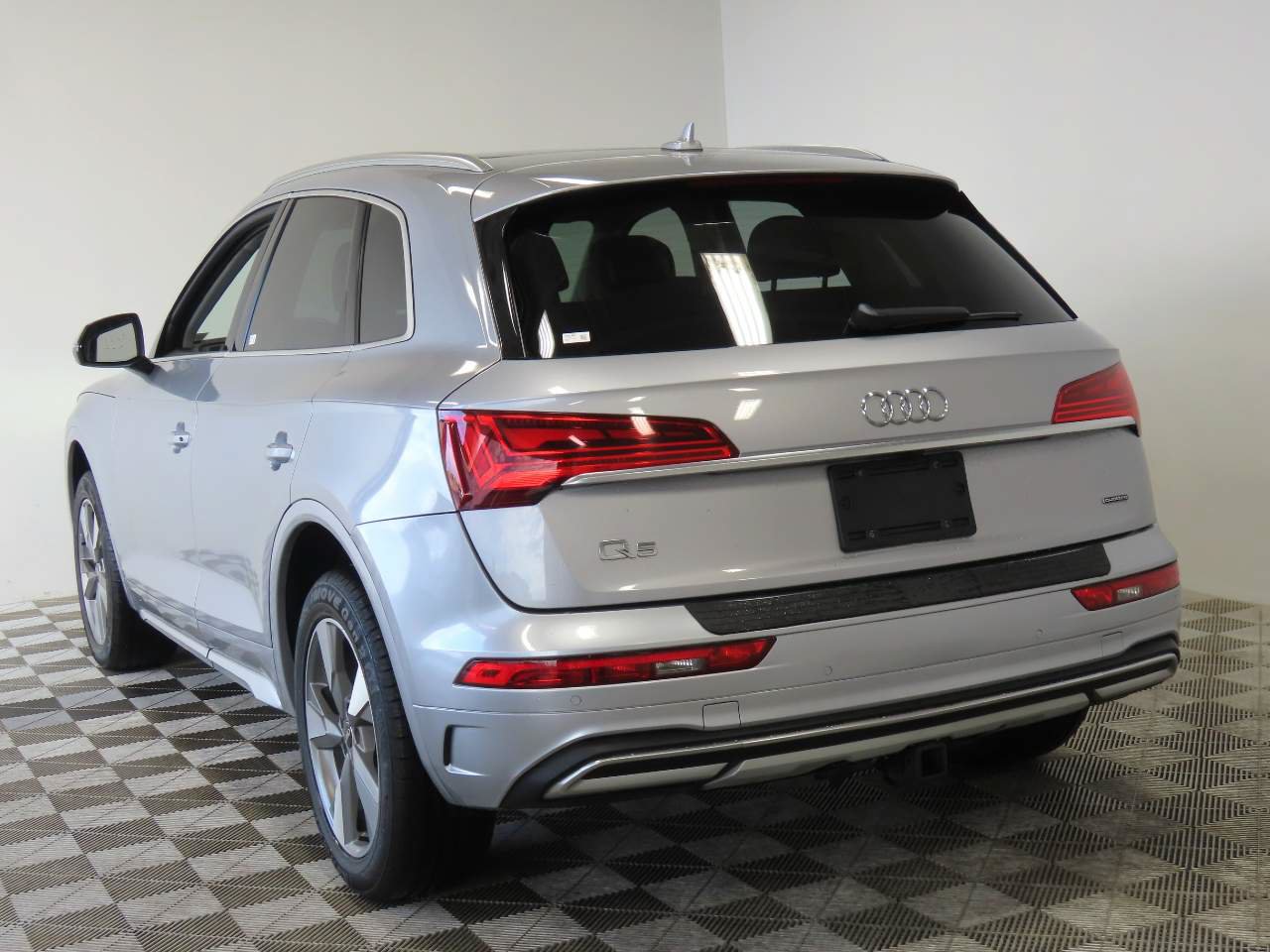 Used 2023 Audi Q5 2.0T Premium Plus AWD/4WD image 3