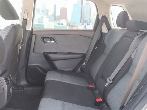 Used 2022 Nissan Rogue SV image 19