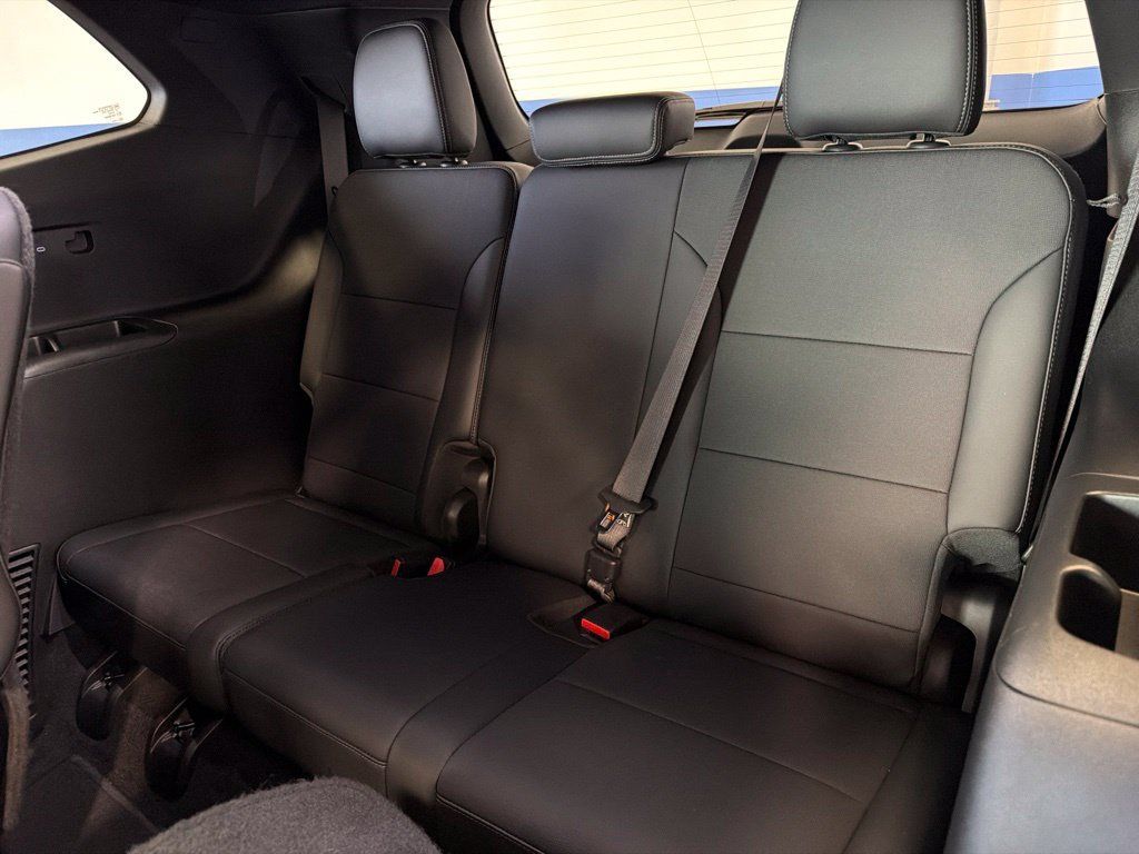 Used 2026 Buick Enclave Preferred AWD/4WD image 25